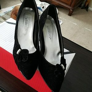 SUADE HIGH HEELS SZ 7 ALICES